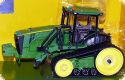 Bri 42832 John Deere Raupe 8335 RT